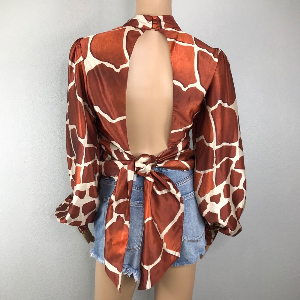 Luxxel Brown and Cream Open-Back Tie Blouse - Picture 6 of 6